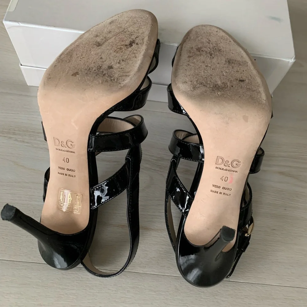 D&G - Dolce &Gabbaba black patent strappy high heel sandals - Picture 5 of 13